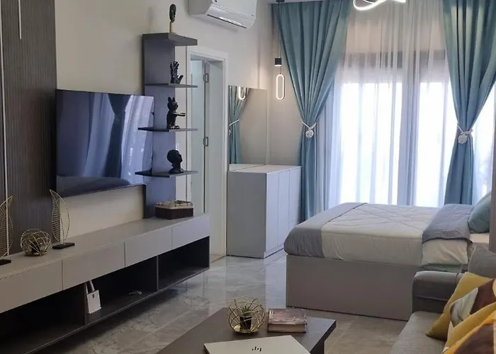 Apartment In Golf Heights Nabq *